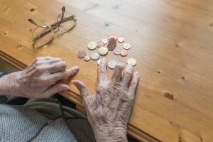Auch die Scheidung kann zur Altersarmut führen, wenn Betroffene zur Miete wohnen.