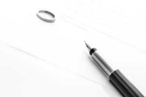 Eine notarielle Trennungsvereinbarung kann helfen, Trennung und Scheidung in geordnete Bahnen zu lenken.